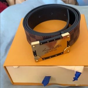 Louis Vuitton reversible belt